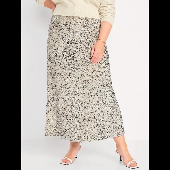 NWT Old Navy Luxe Sequin Maxi Skirt from Holiday Collection - Picture 1 of 13